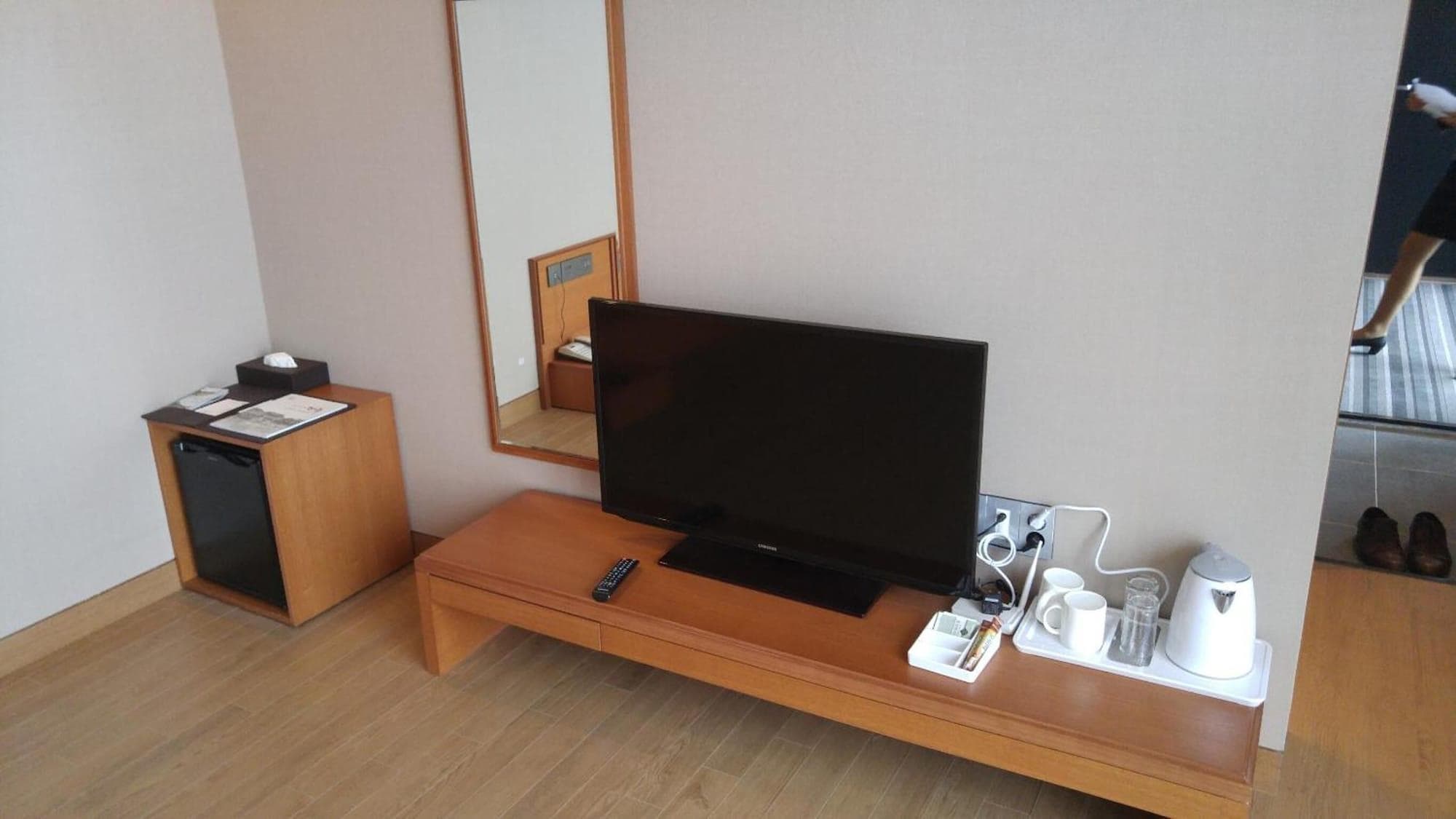 J Square Hotel, Room