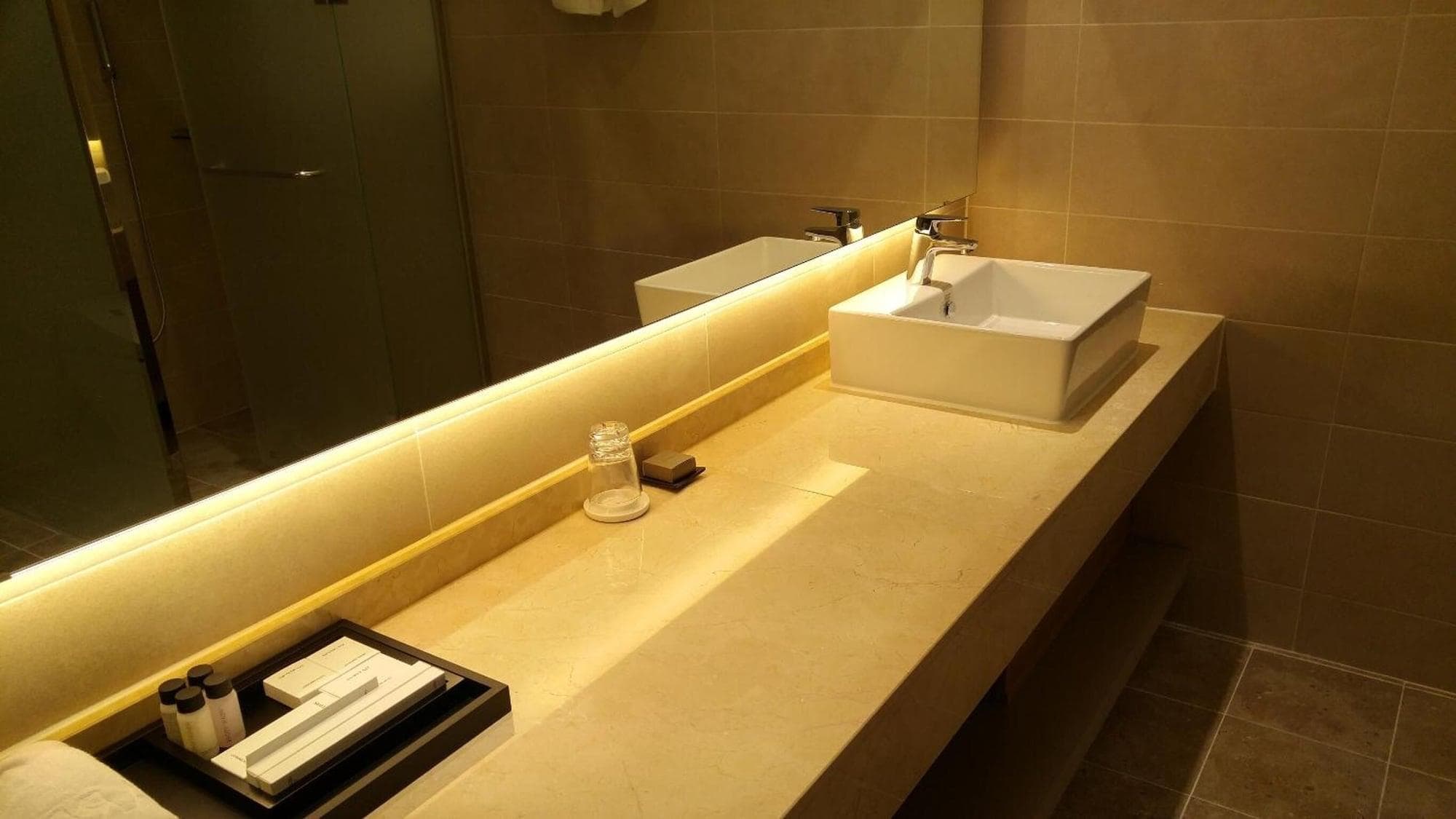 J Square Hotel, Room