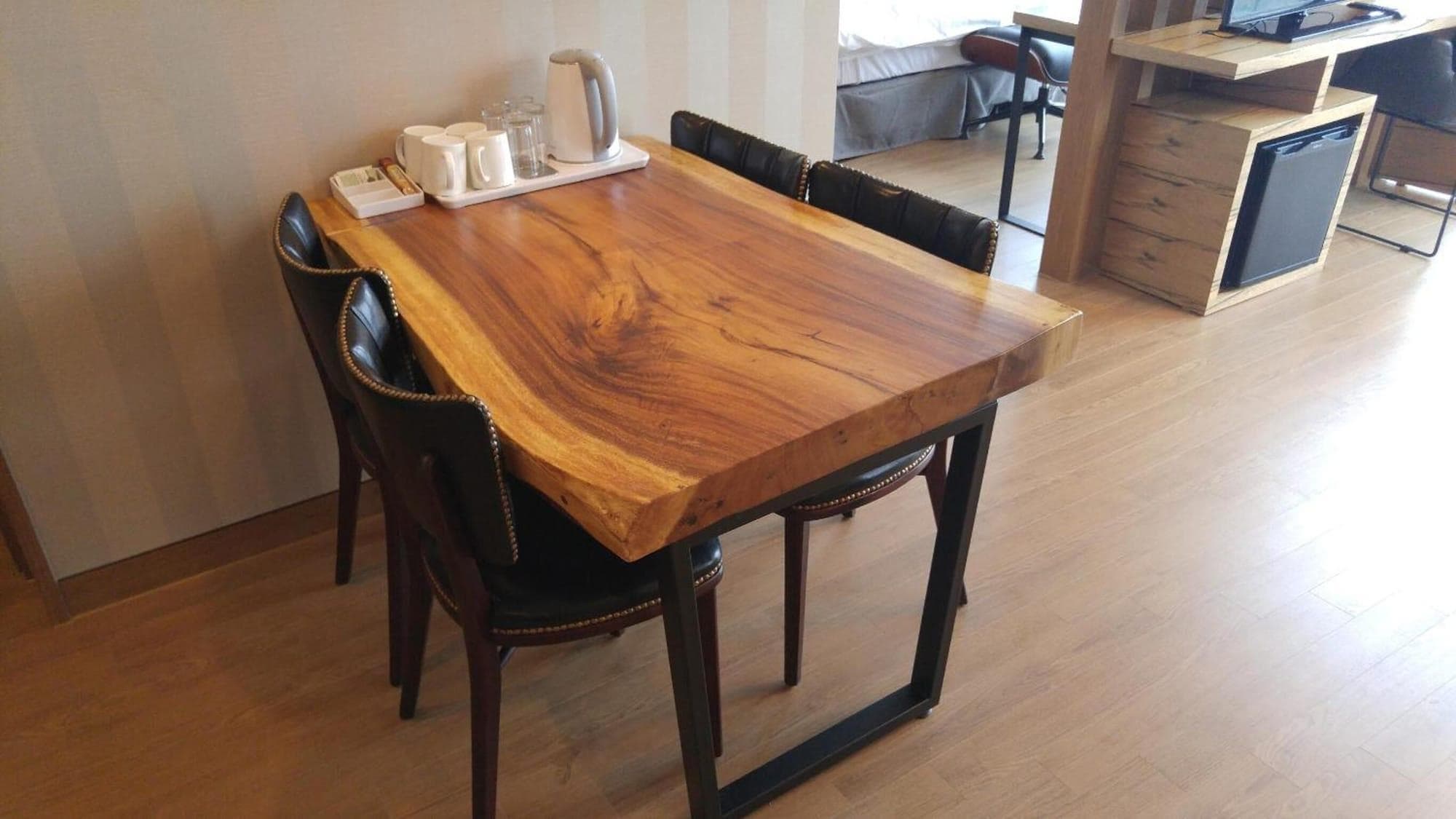 J Square Hotel, Room