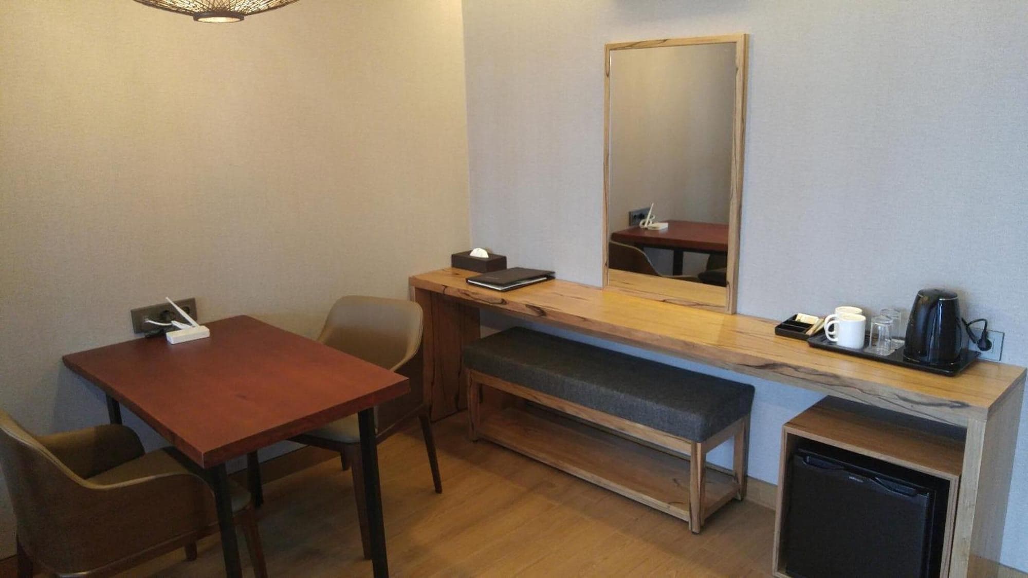 J Square Hotel, Room