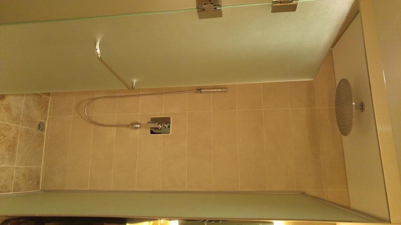 J Square Hotel, Room