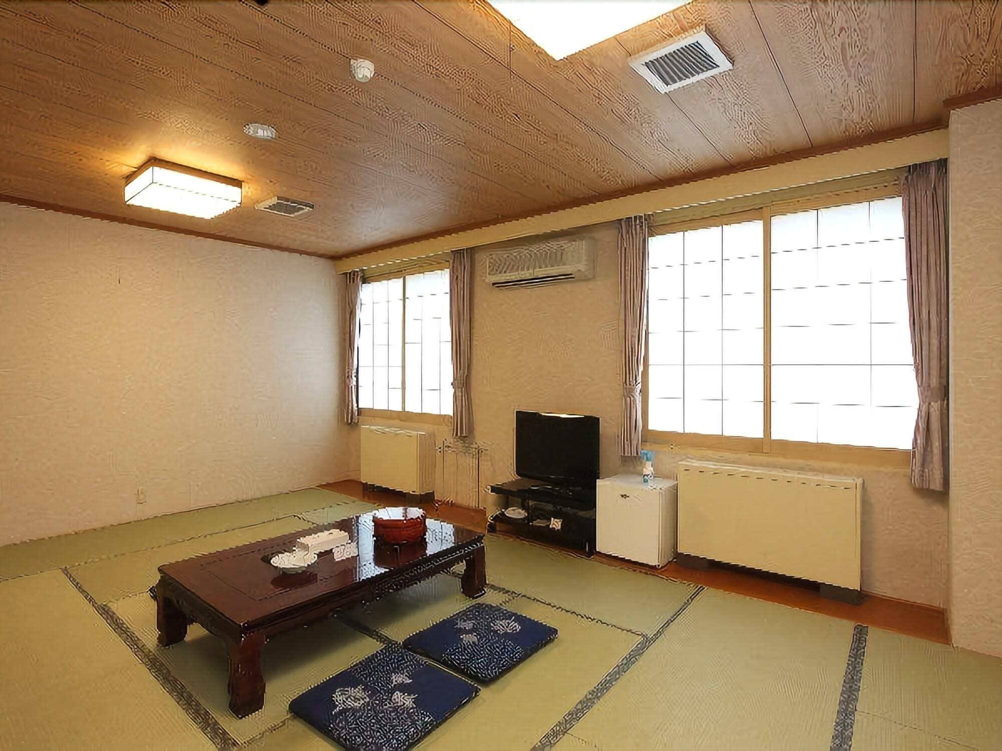 Yuyado Kuttari Onsen Lake Inn, Room