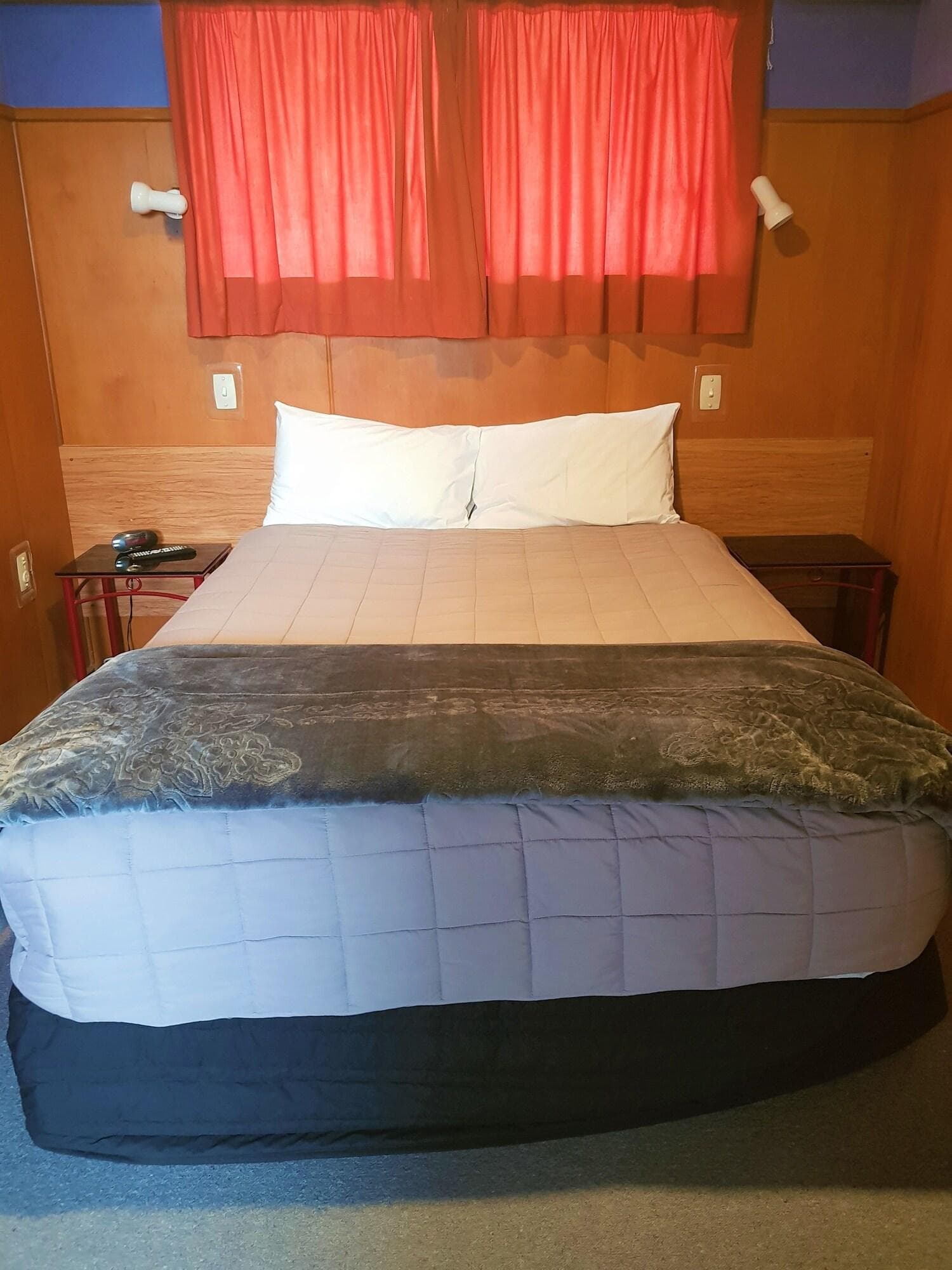 Vista Motor Lodge, Room