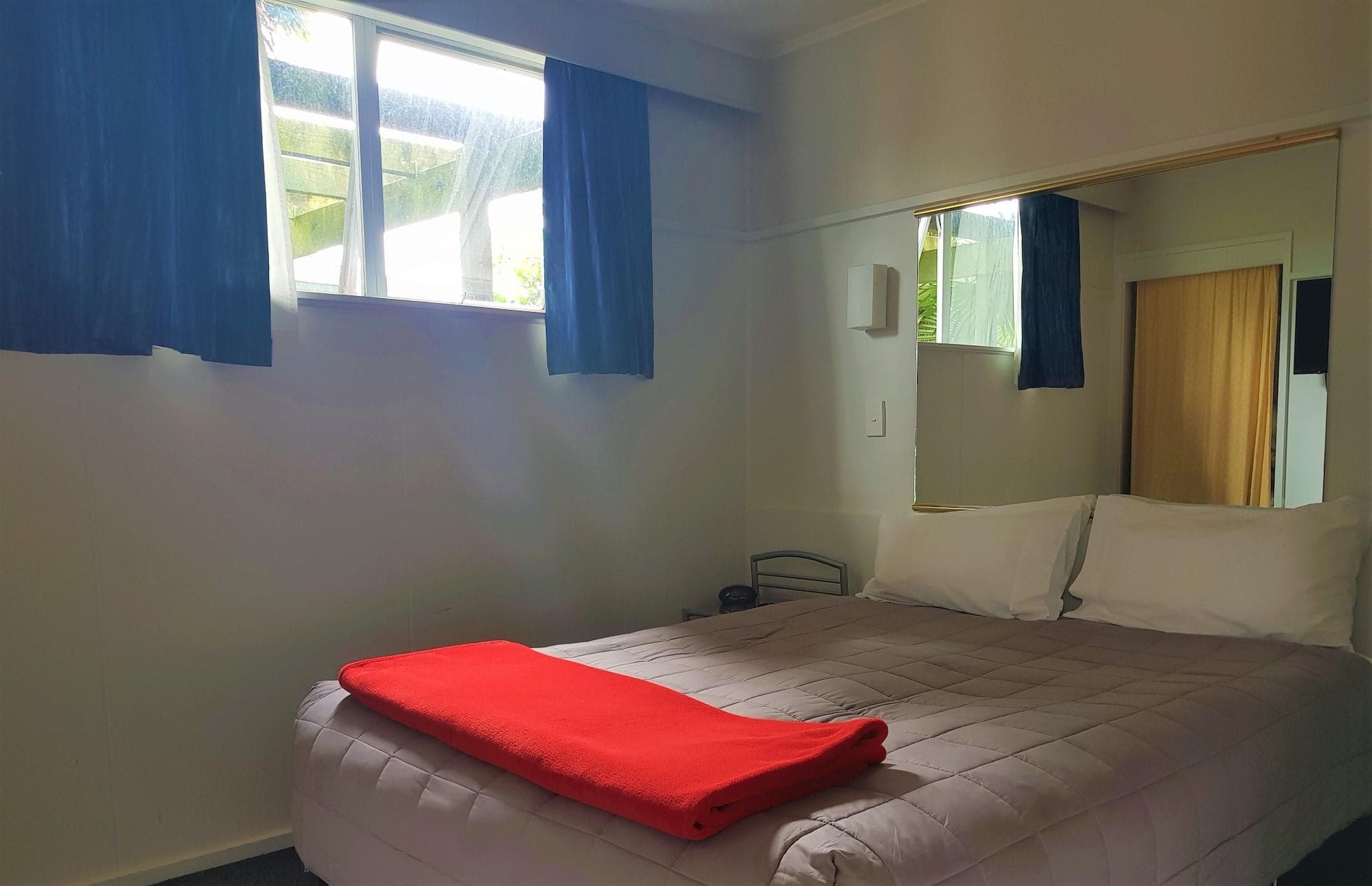 Vista Motor Lodge, Room