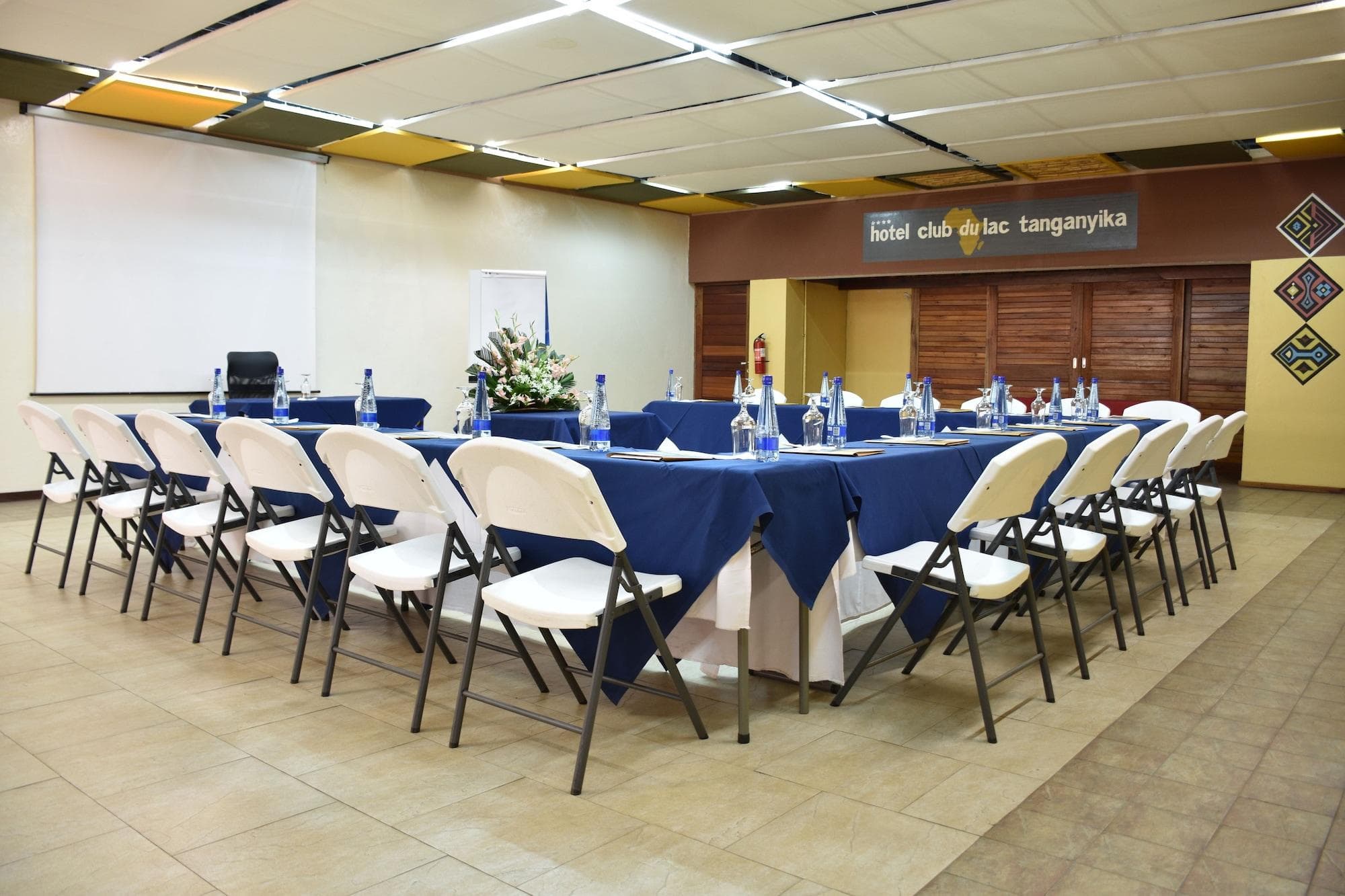 Hotel Club Du Lac Tanganyika, Conferences