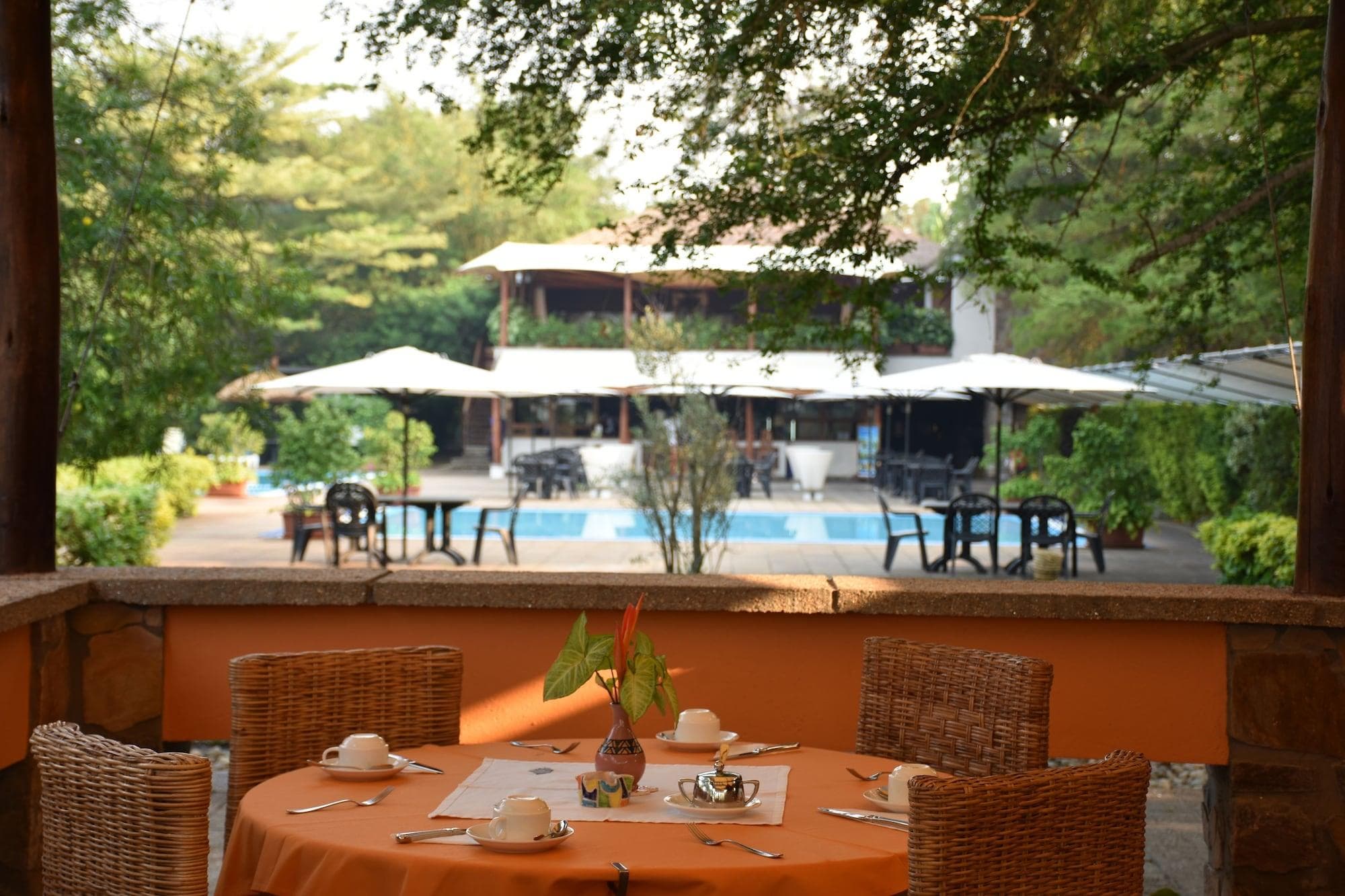 Hotel Club Du Lac Tanganyika, Restaurant