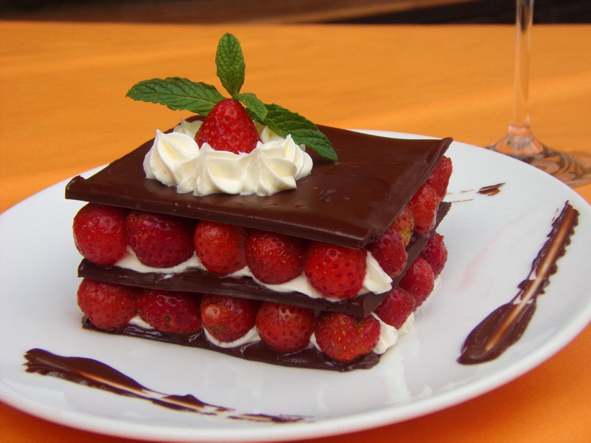 Hotel Club Du Lac Tanganyika, Restaurant