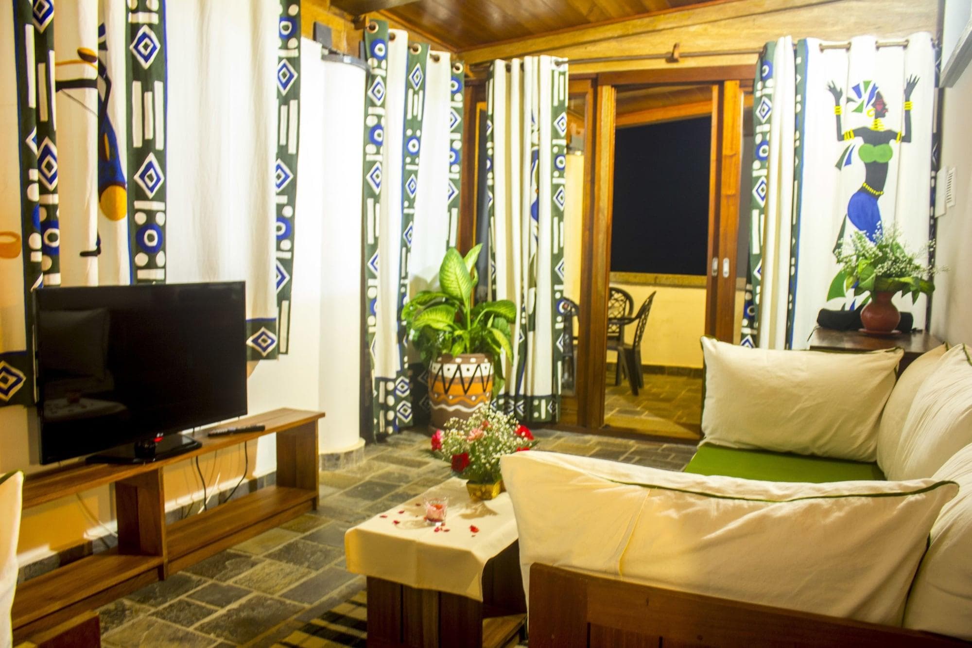 Hotel Club Du Lac Tanganyika, Room