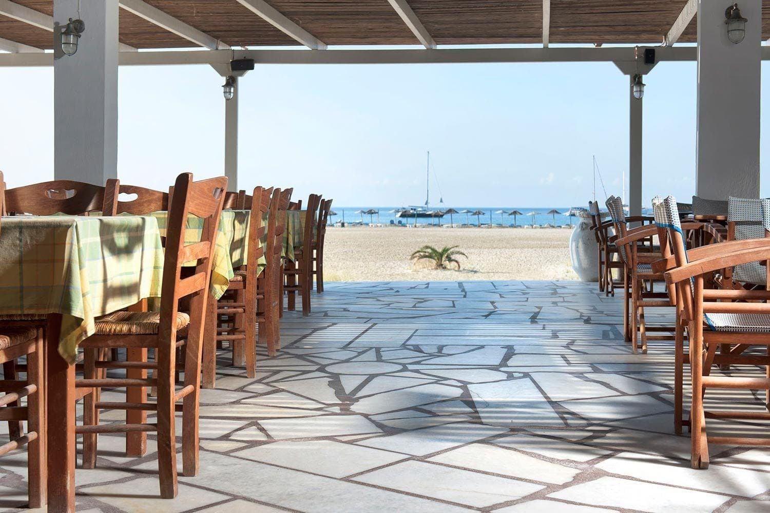 Dimitris Rooms, Restaurant