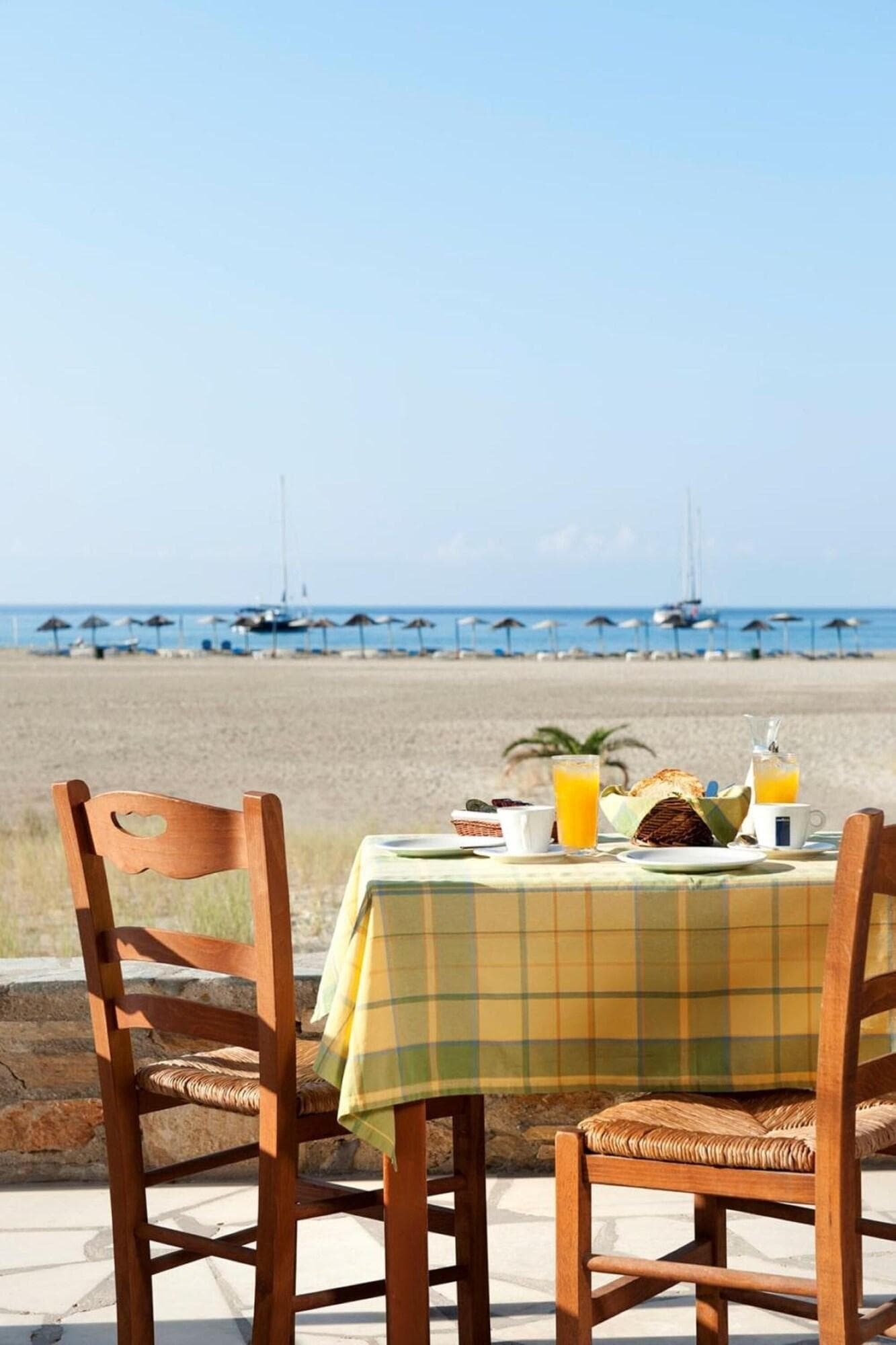 Dimitris Rooms, Restaurant