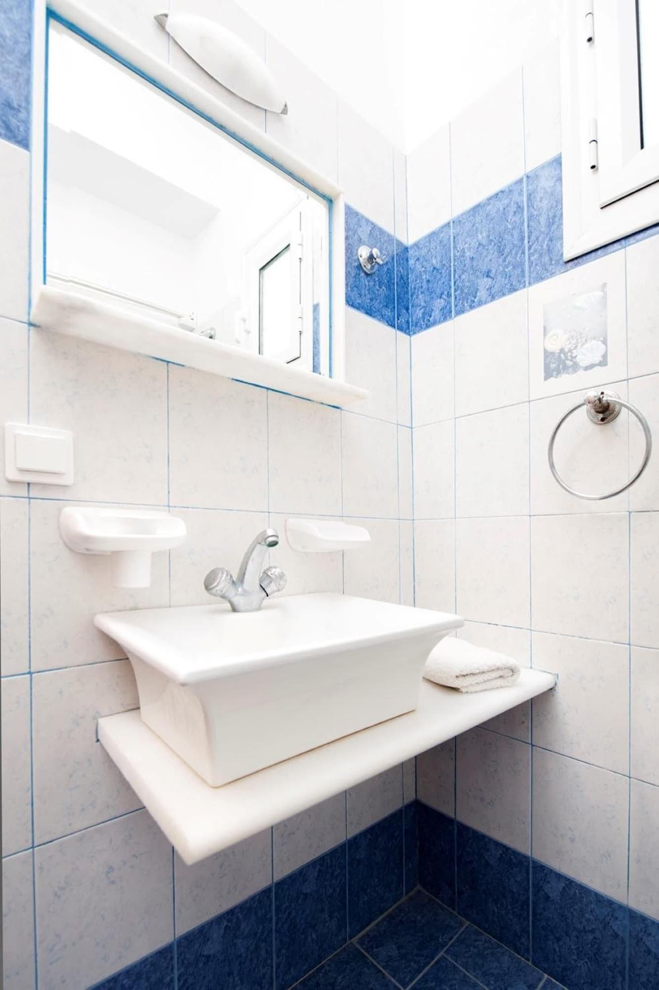 Dimitris Rooms, Room