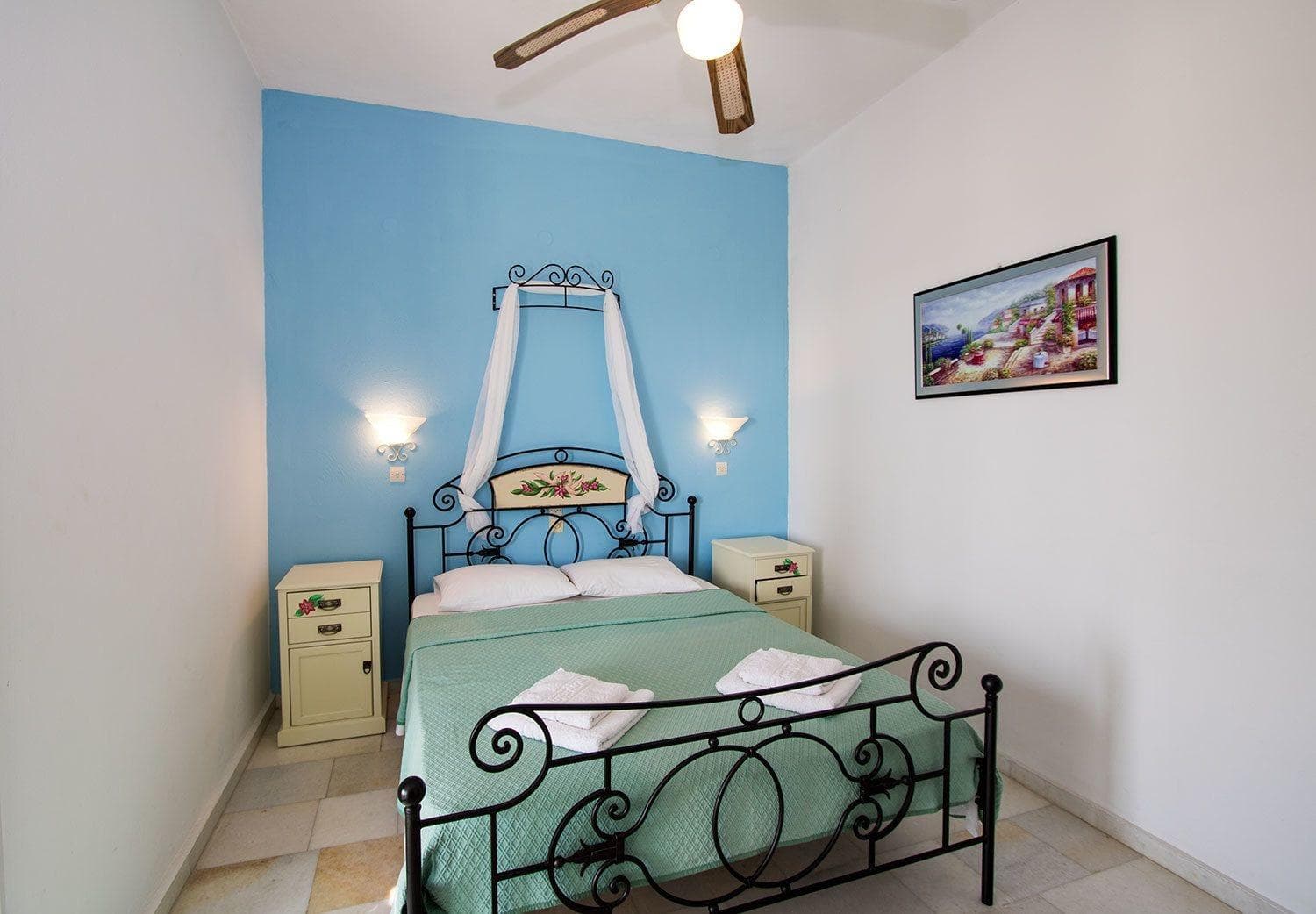 Dimitris Rooms, Room