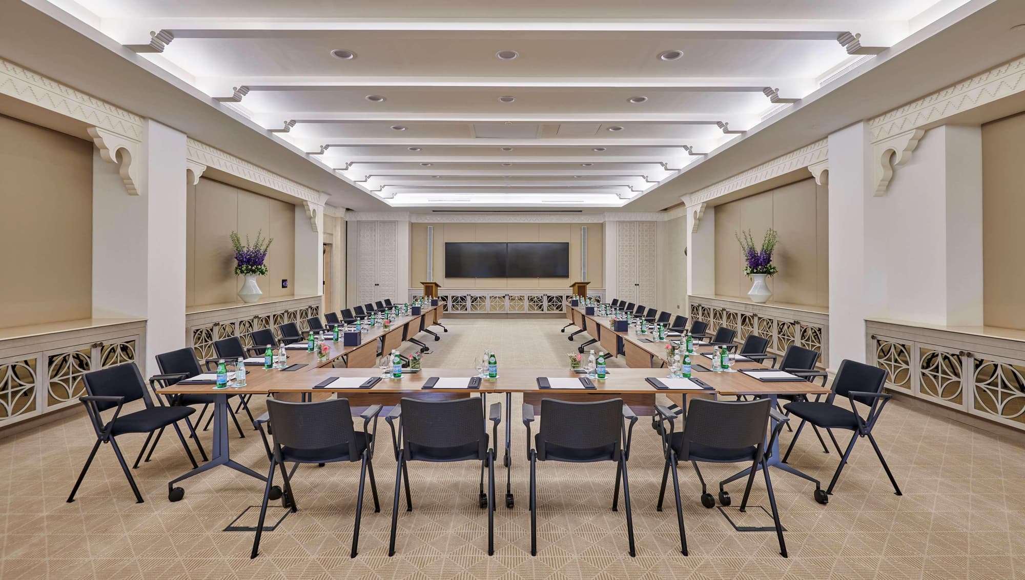 Hilton Salwa Beach Resort & Villas, General view