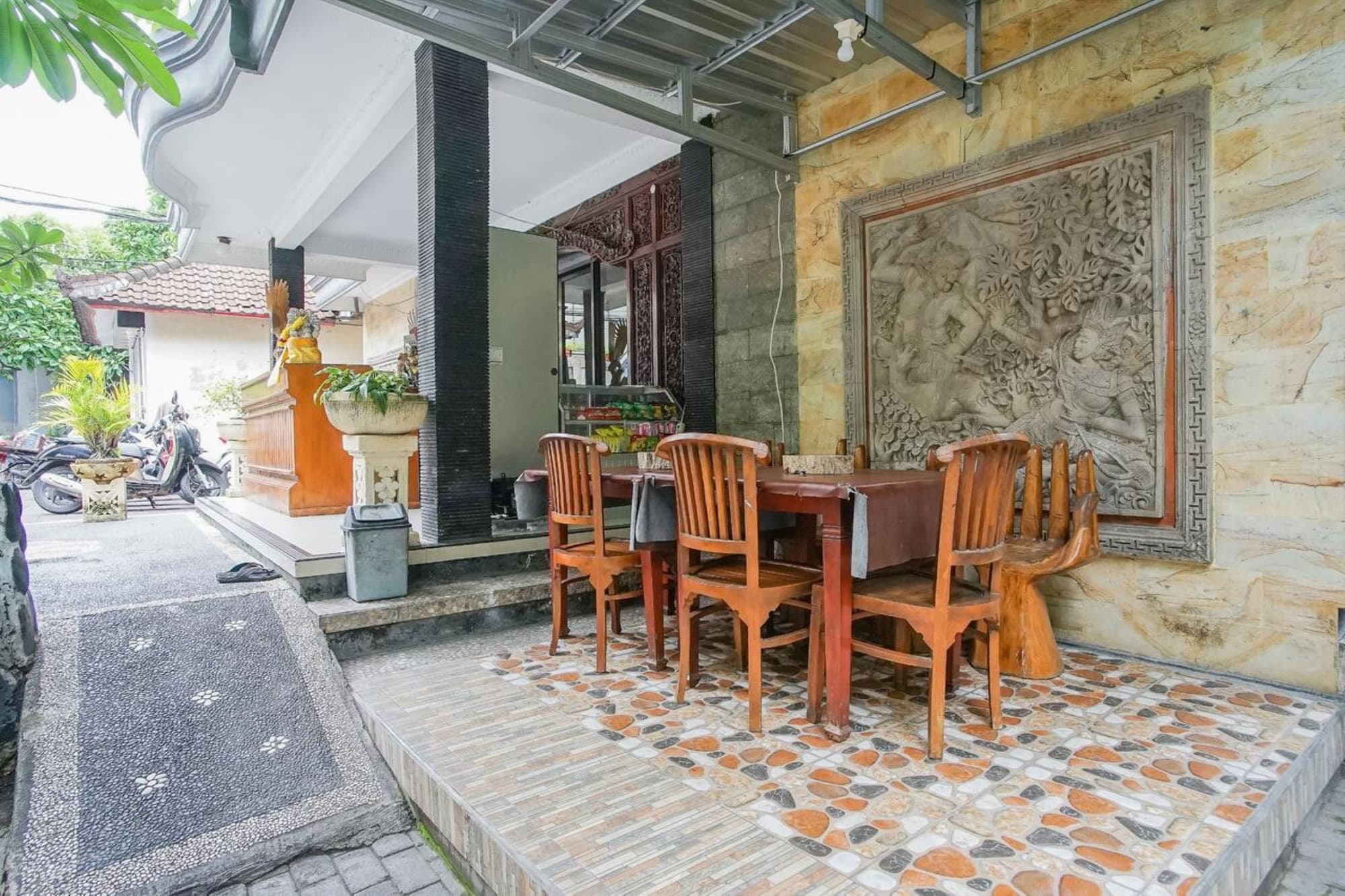 Mahendra Beach Inn by ZUZU, General view