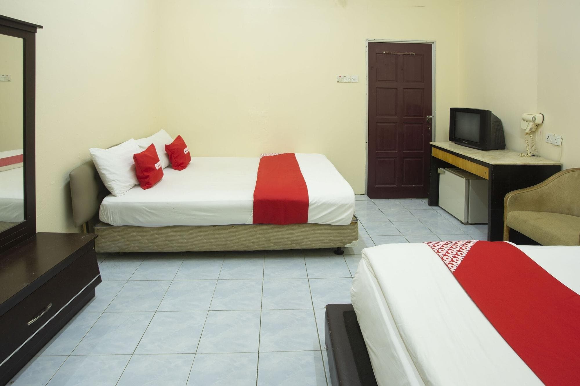 SPOT ON 90137 Casavilla Hotel Pudu, Room