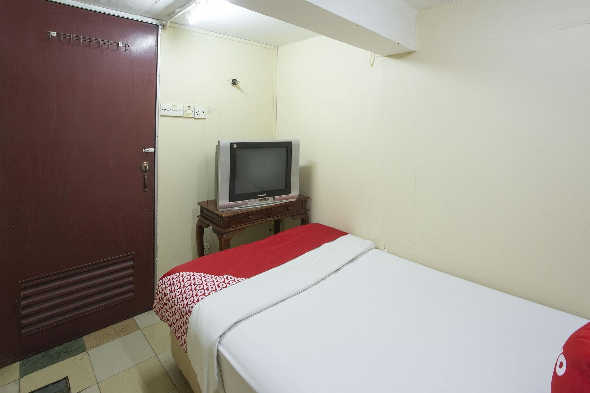 SPOT ON 90137 Casavilla Hotel Pudu, Room