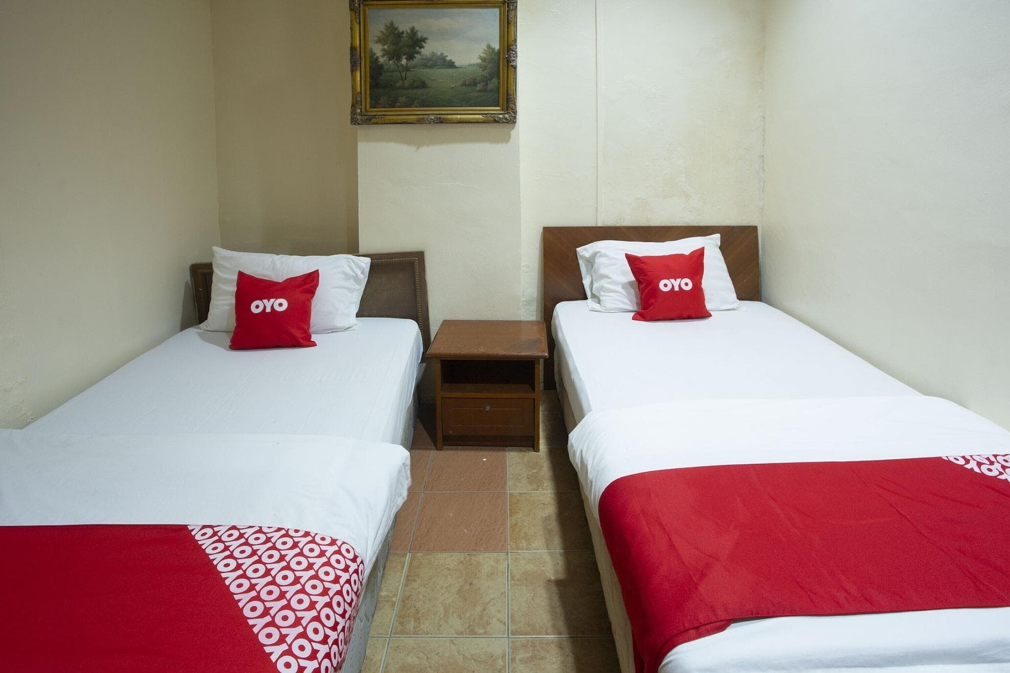 SPOT ON 90137 Casavilla Hotel Pudu, Room