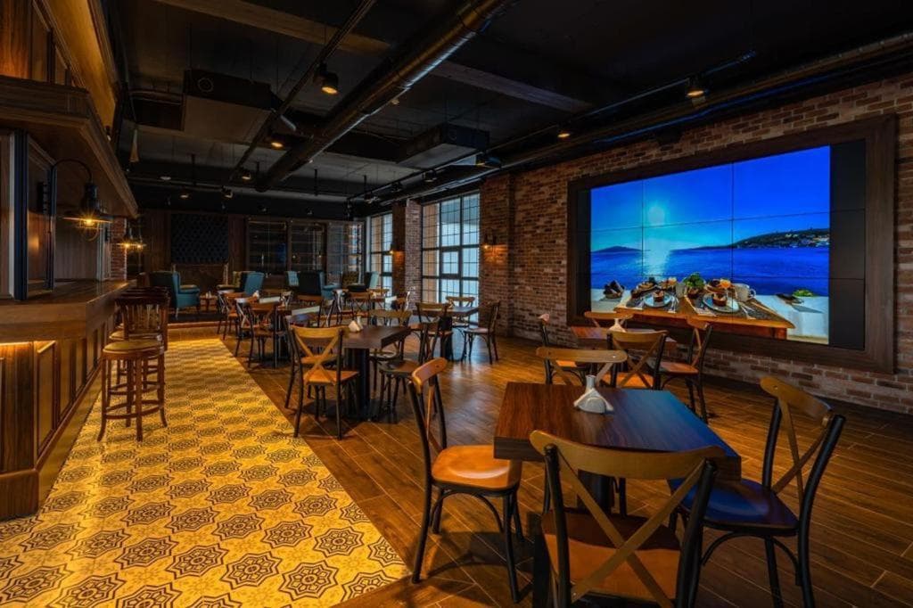 Novel Centre Point Hotel, Restaurant