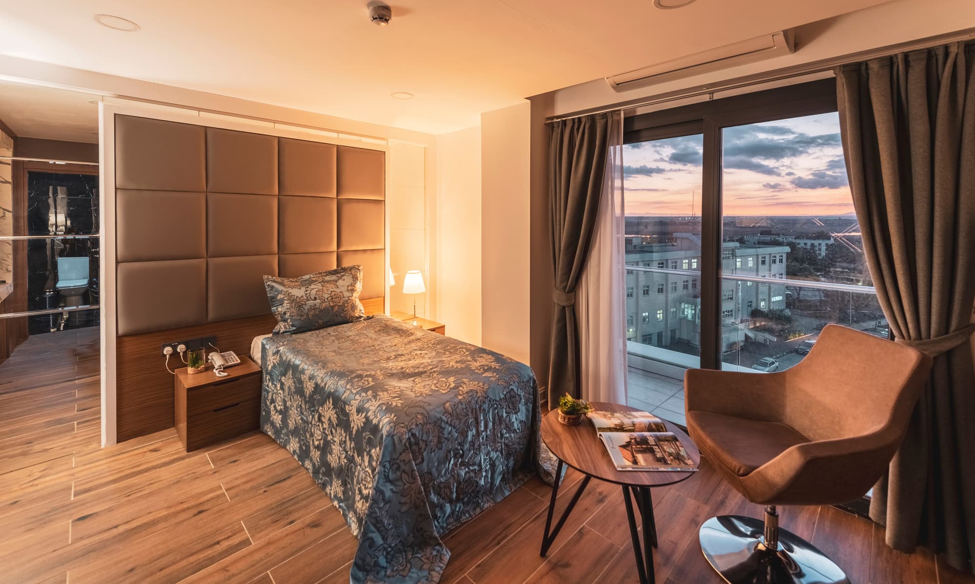 Novel Centre Point Hotel, Room