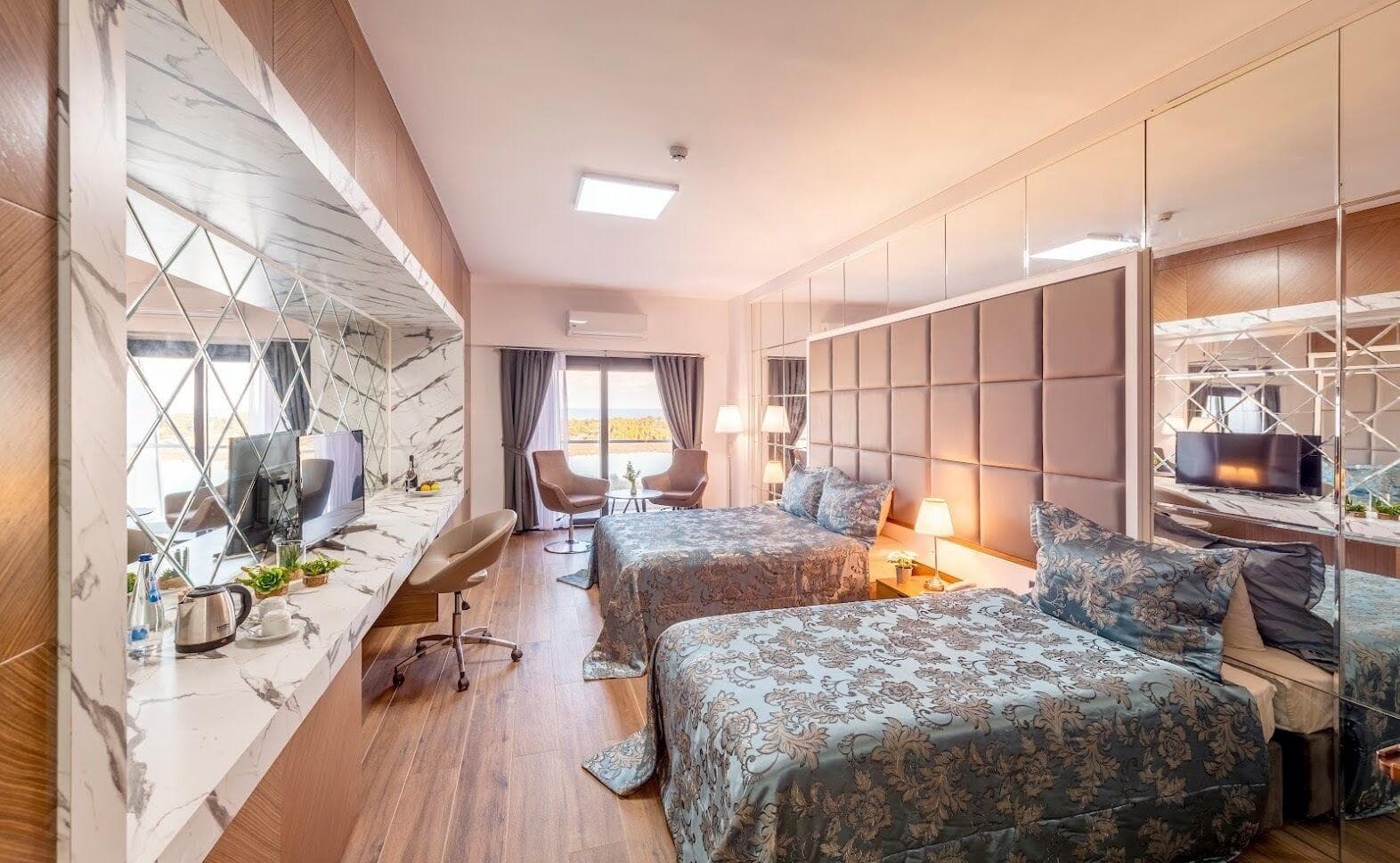 Novel Centre Point Hotel, Room