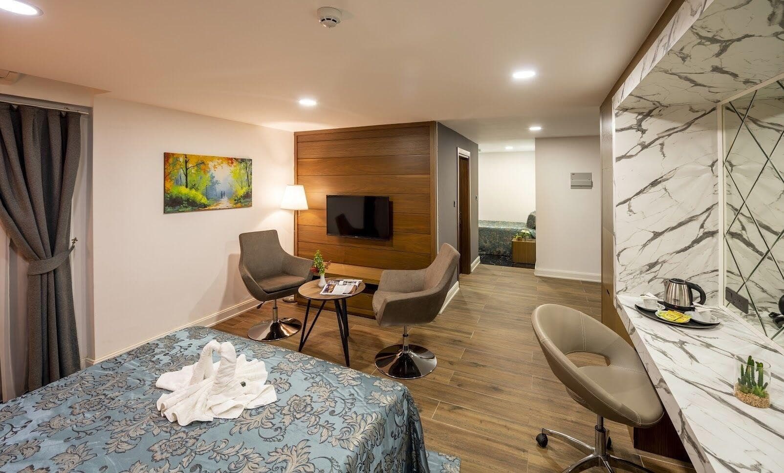 Novel Centre Point Hotel, Room