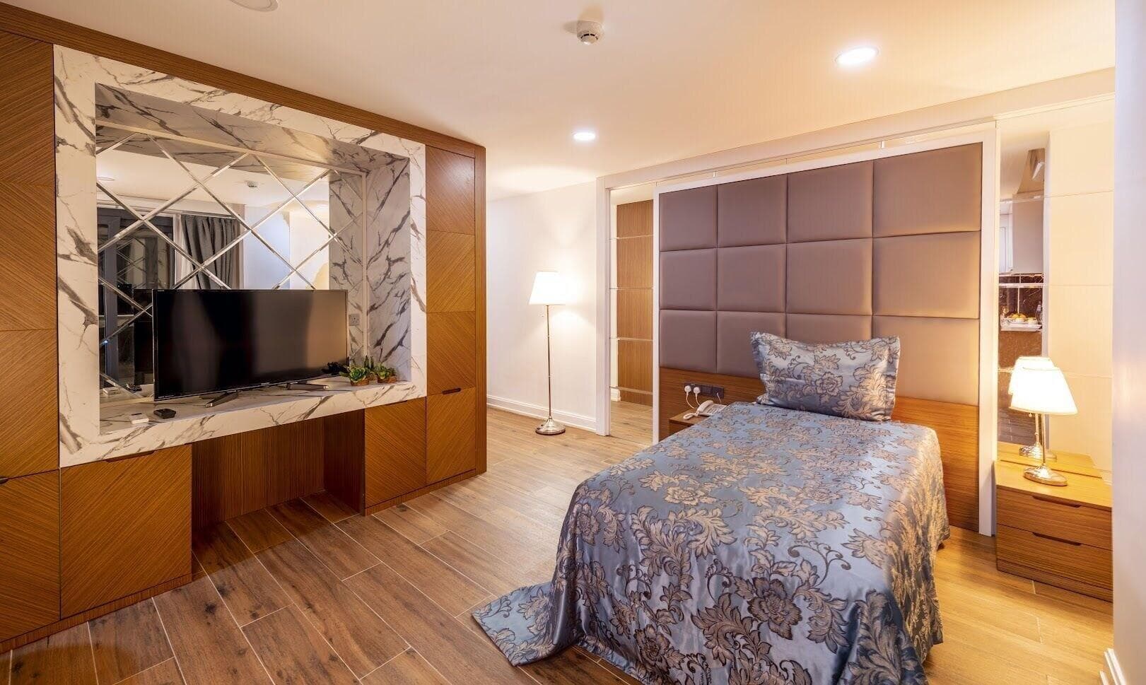 Novel Centre Point Hotel, Room