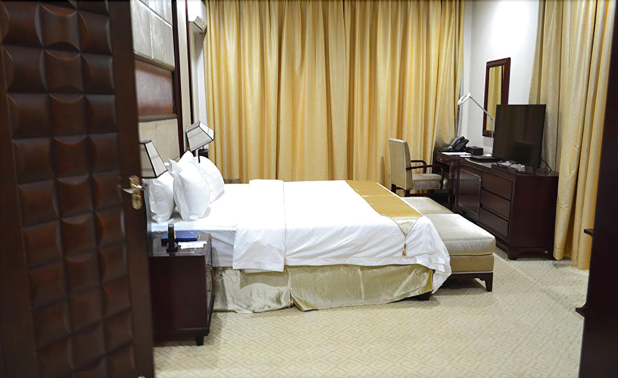 Hotel Gloria Inn, Room