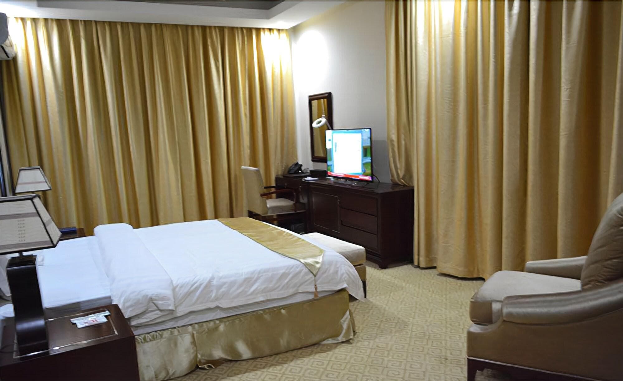 Hotel Gloria Inn, Room