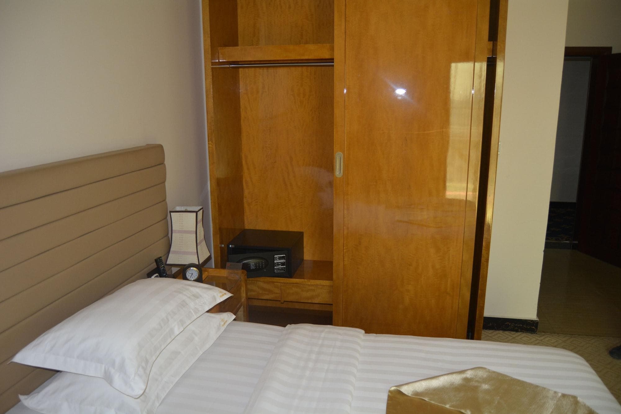 Hotel Gloria Inn, Room