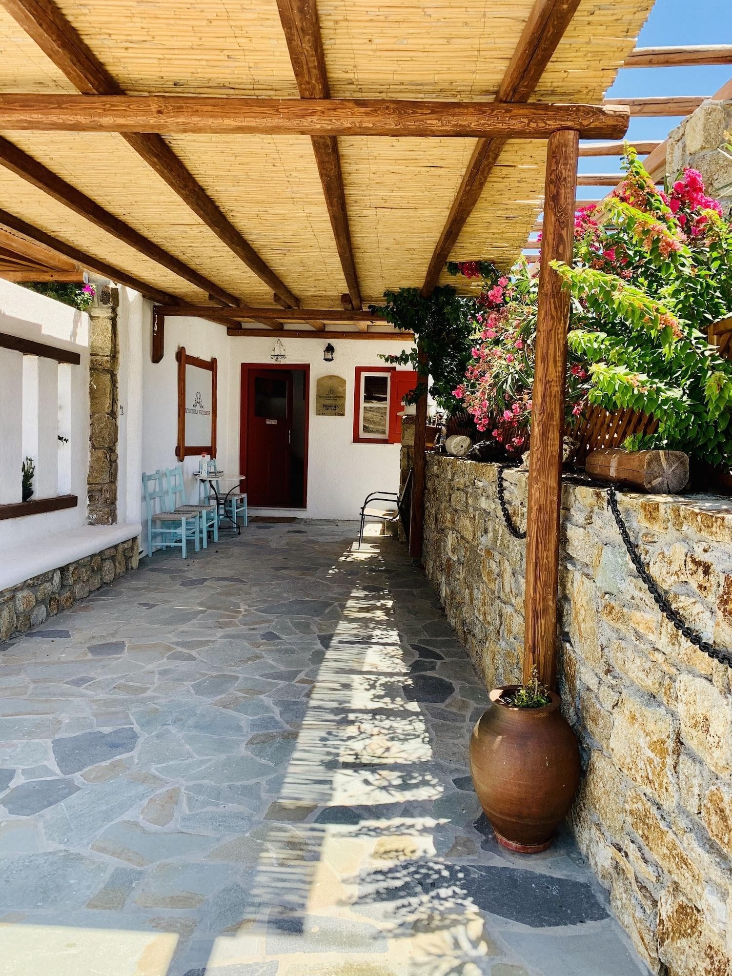 Myconian brothers, General view