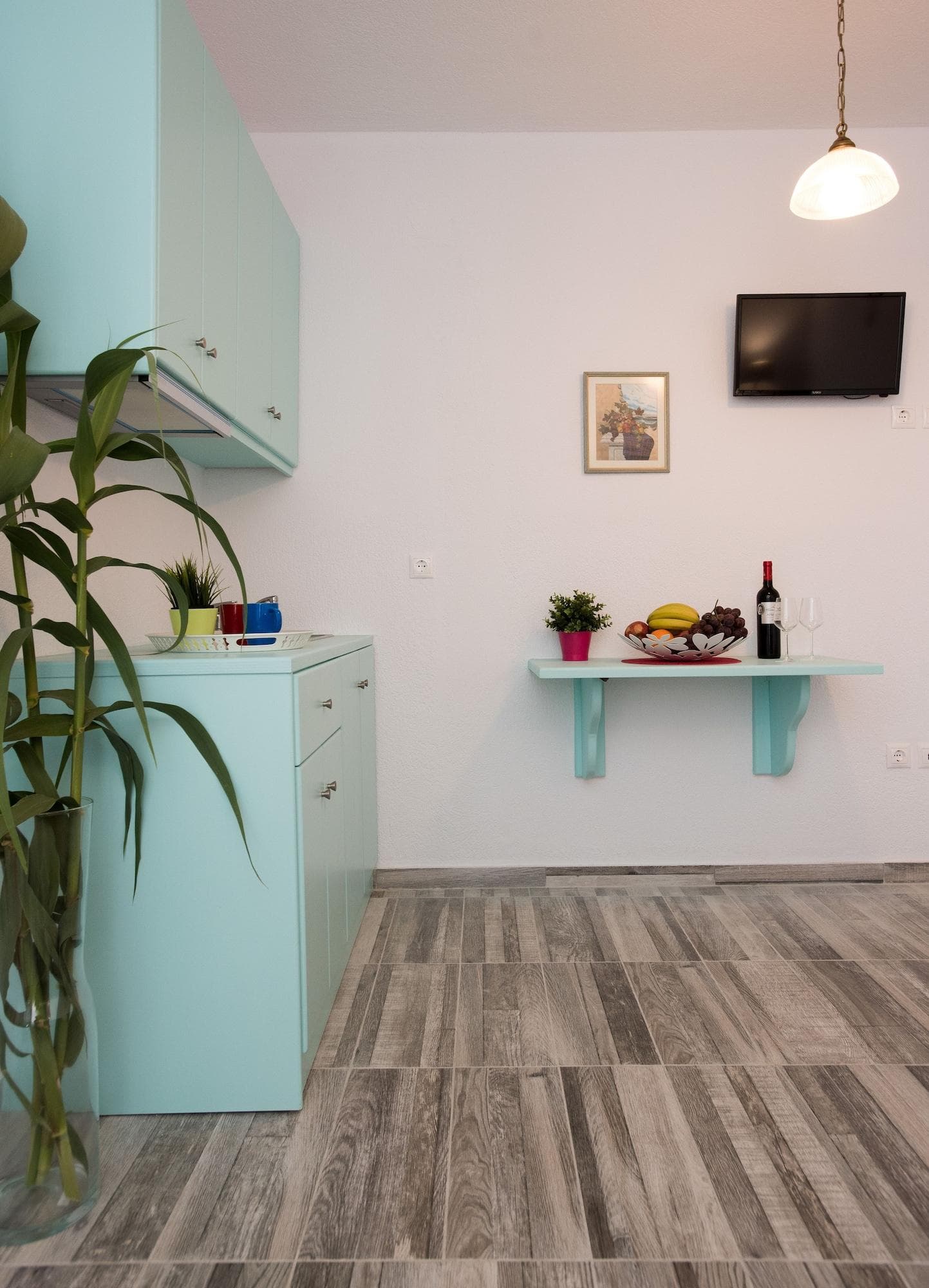 Myconian brothers, Room