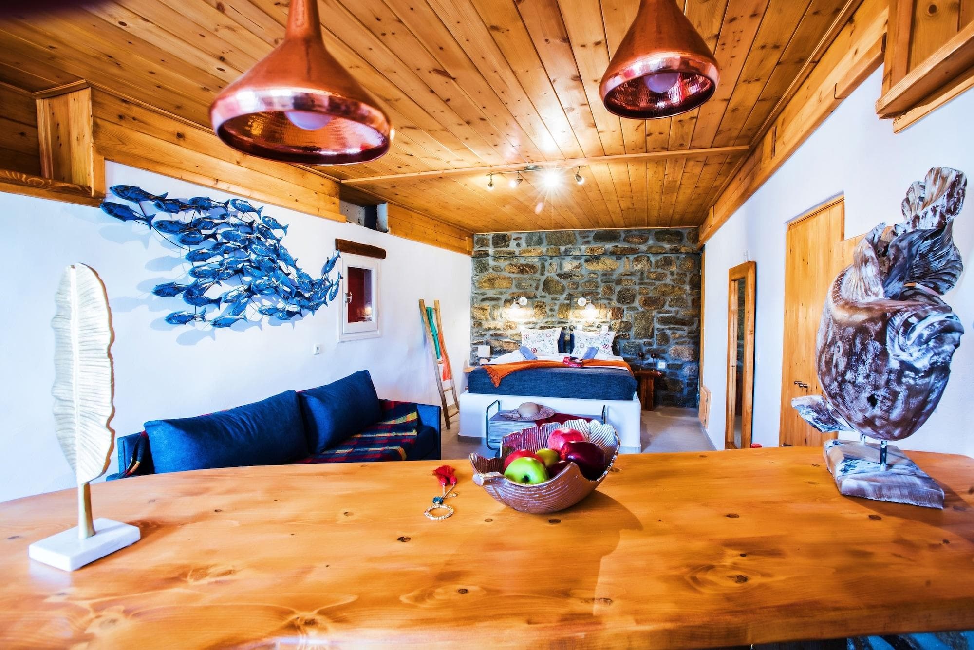 Myconian brothers, Room