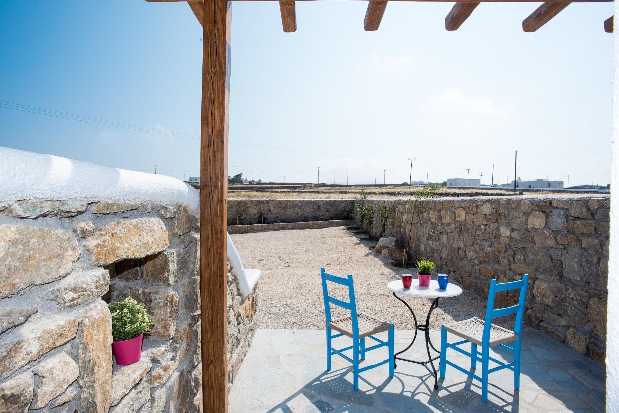 Myconian brothers, Room