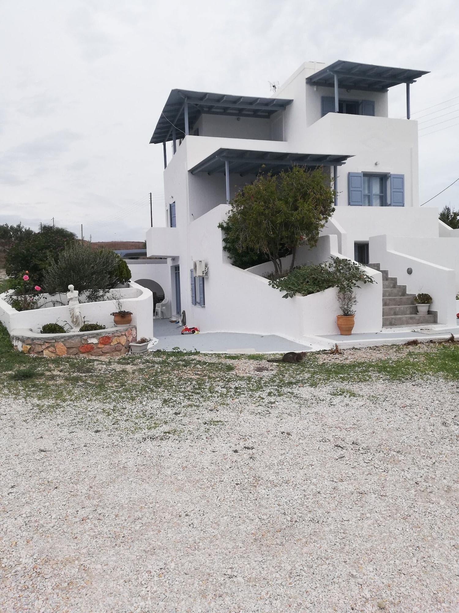 Antonis Rooms, General view