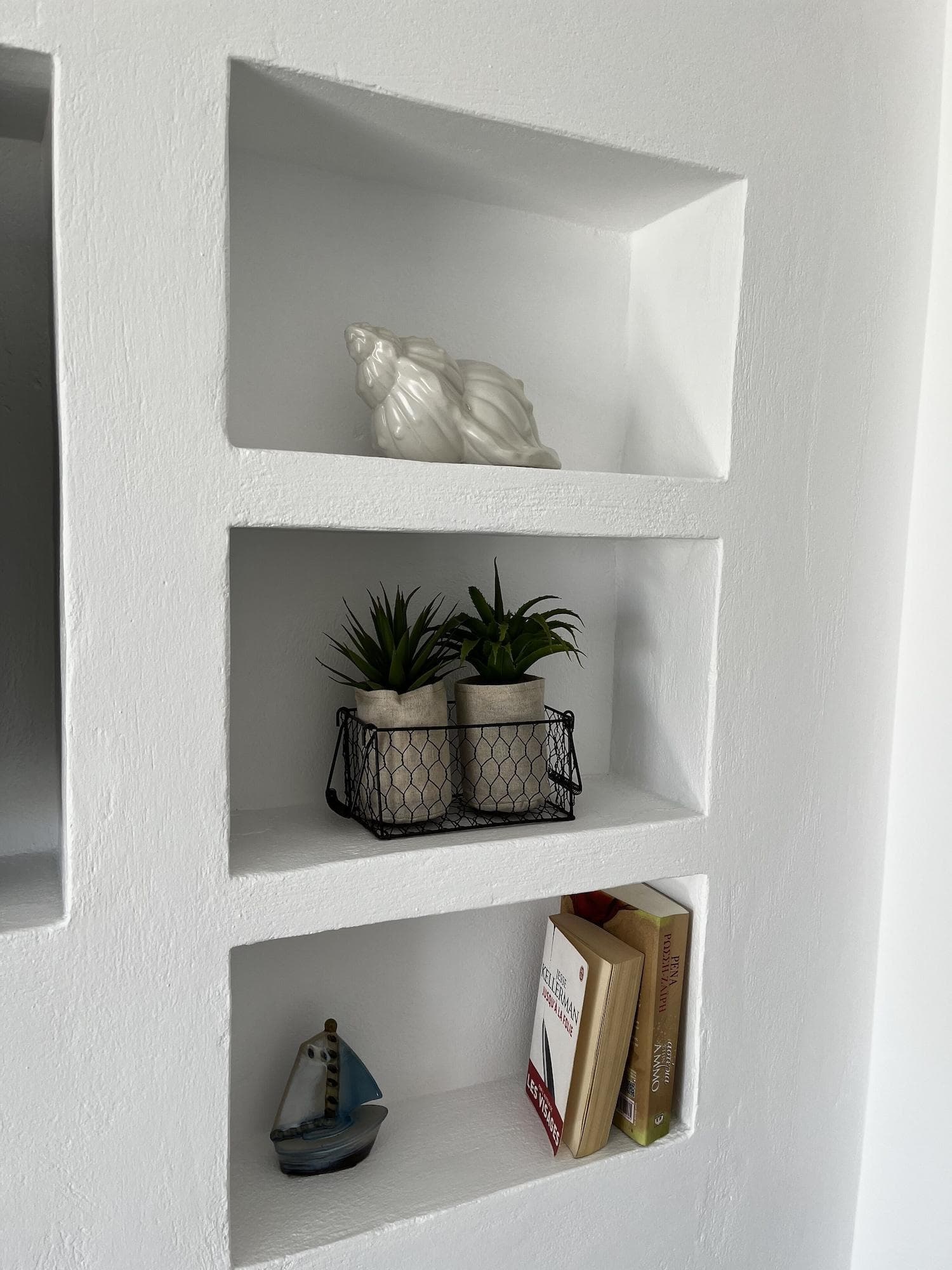 Antonis Rooms, Lobby