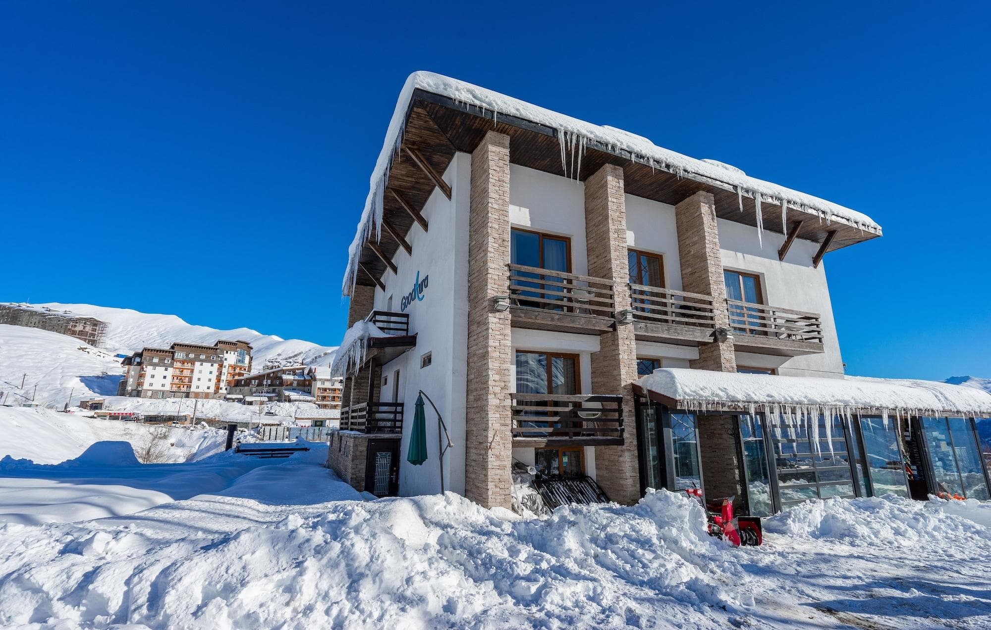 Good Aura Hotel, General view