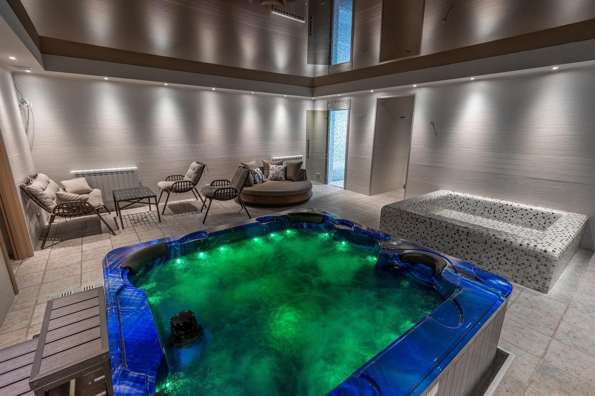 Good Aura Hotel, Sports and Entertainment