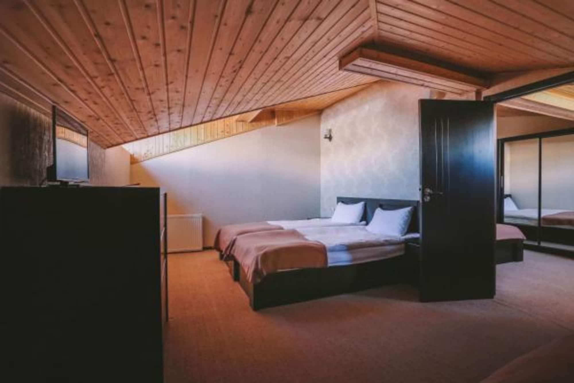 Good Aura Hotel, Room