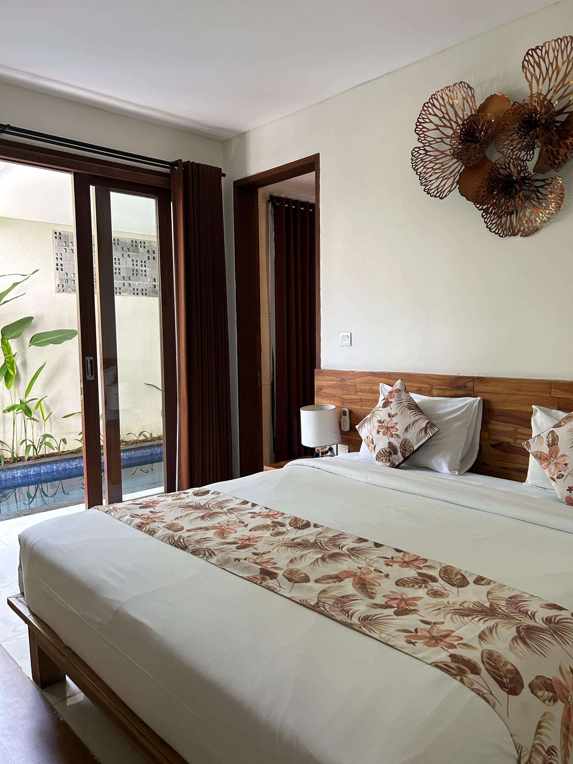 The Calna Villa, Room