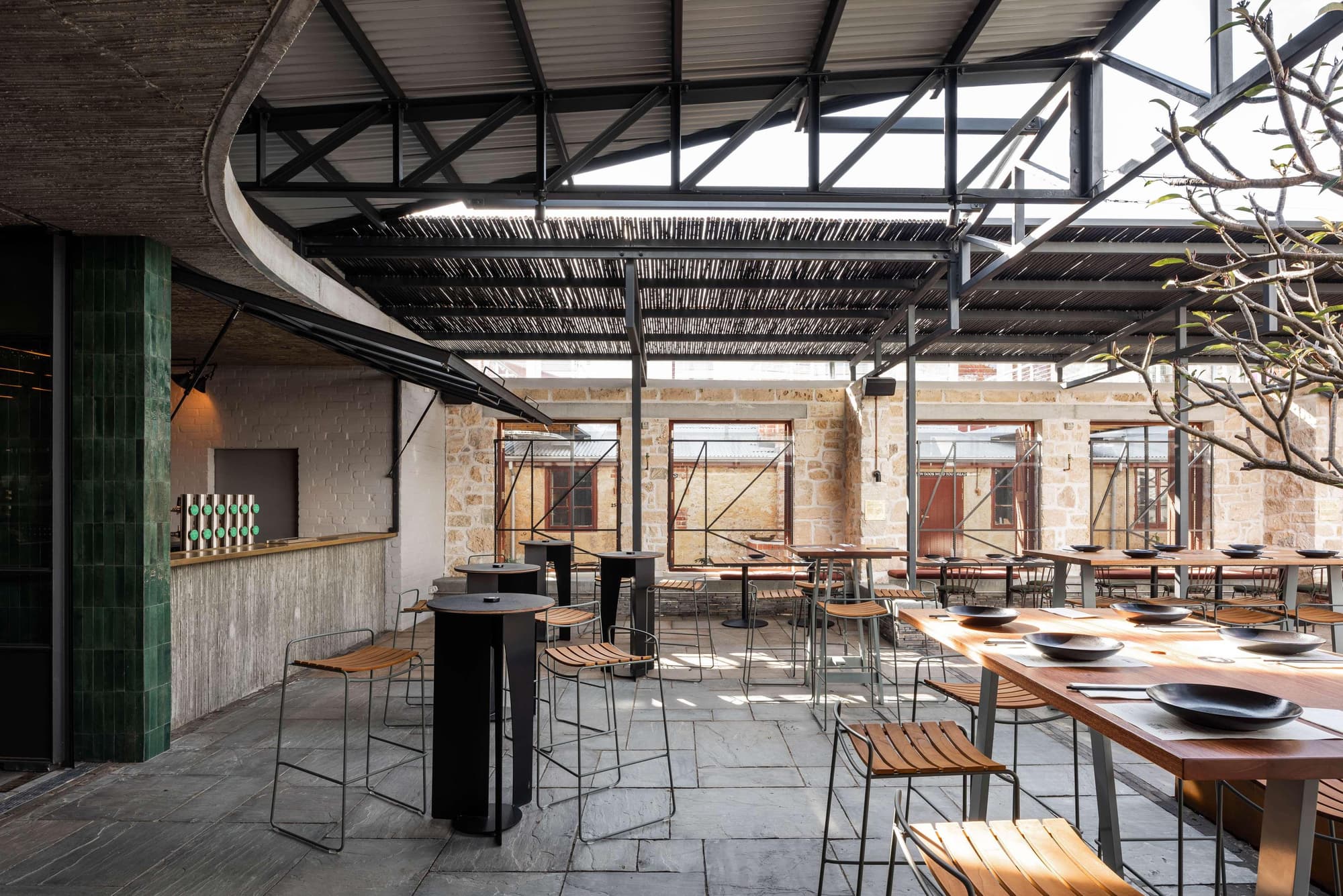 Warders Hotel Fremantle, General view