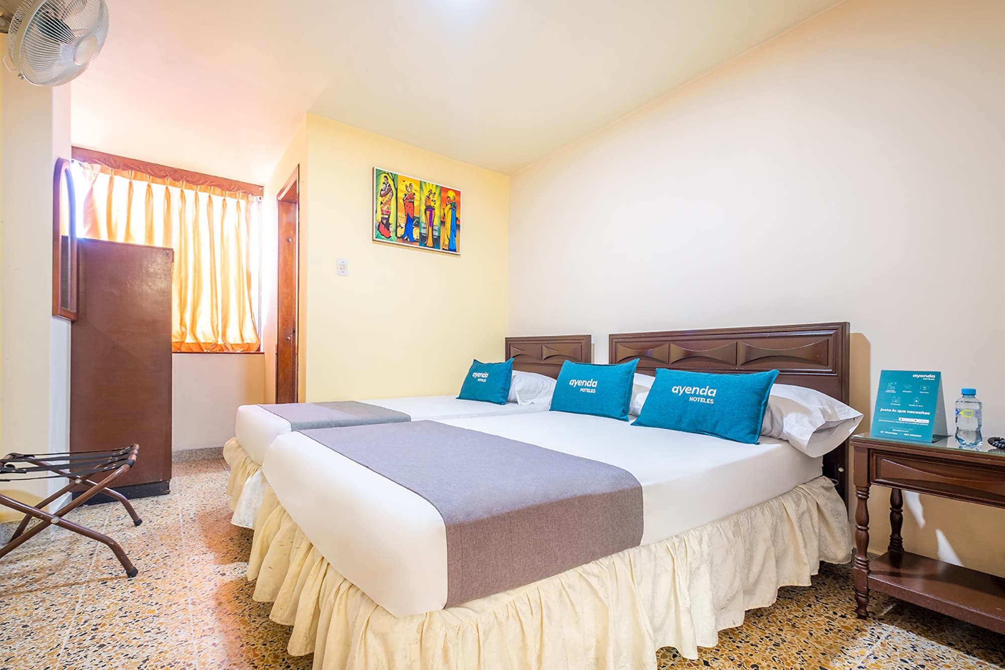 Hotel Almirante, Room