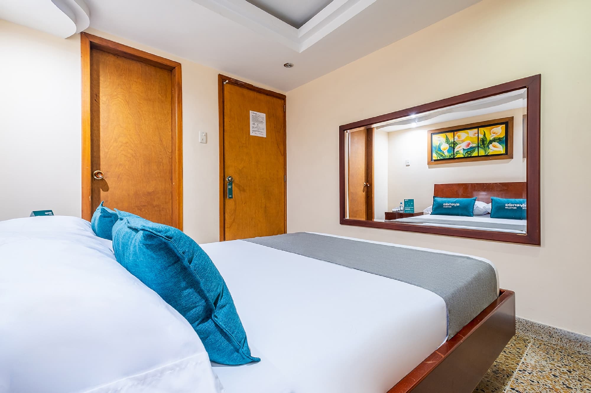 Hotel Almirante, Room