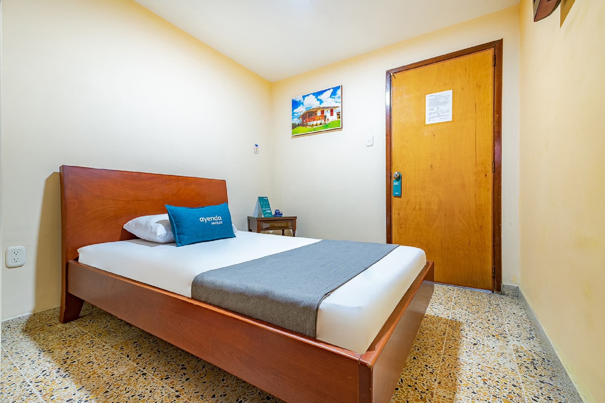 Hotel Almirante, Room