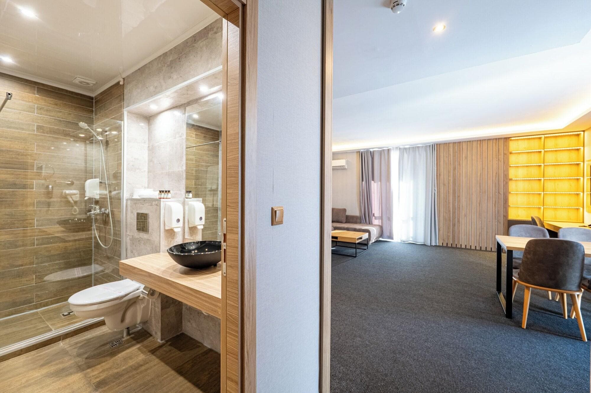 Hotel Avenue Deluxe, Room