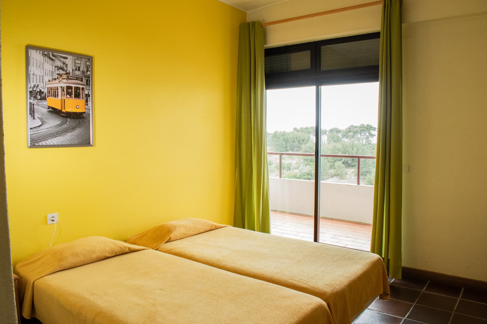 Hi Almada - Pousada de Juventude, Room