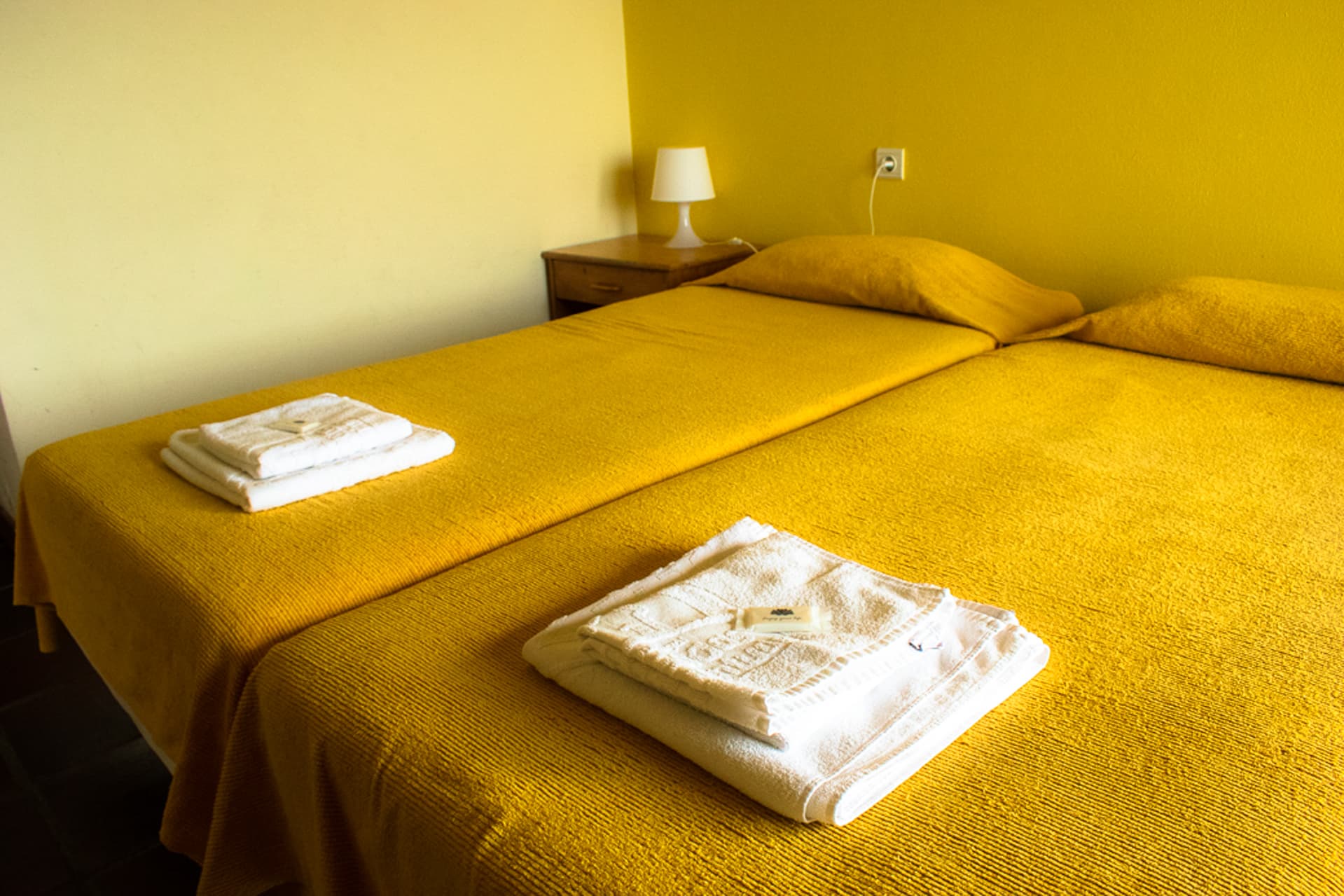 Hi Almada - Pousada de Juventude, Room