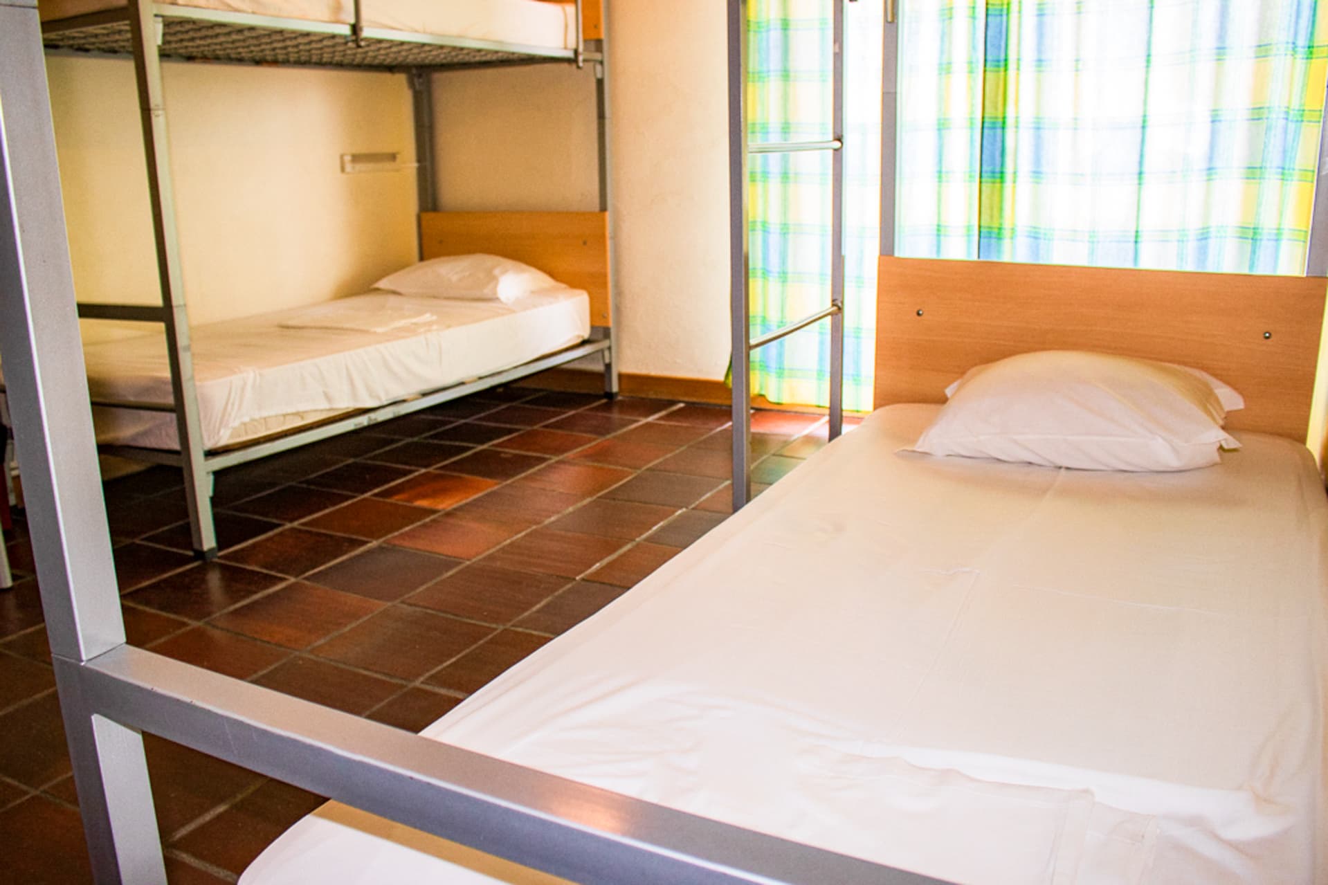 Hi Almada - Pousada de Juventude, Room