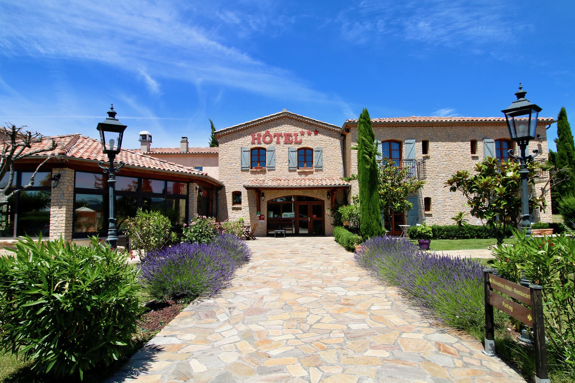 Logis Hotel Le Mas De Mon Pere, General view