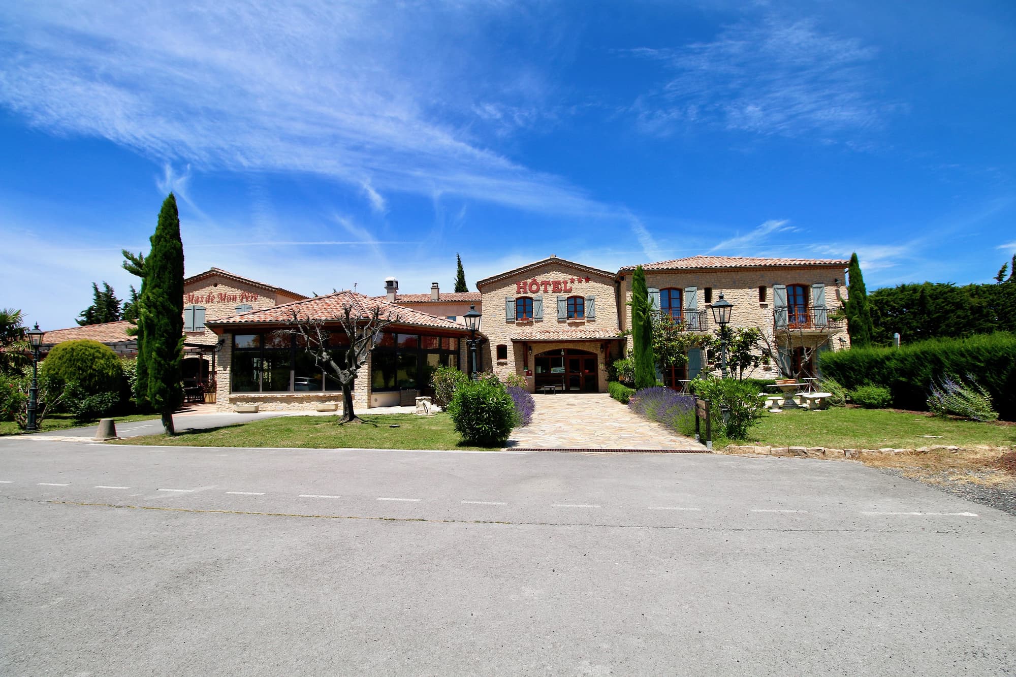 Logis Hotel Le Mas De Mon Pere, General view