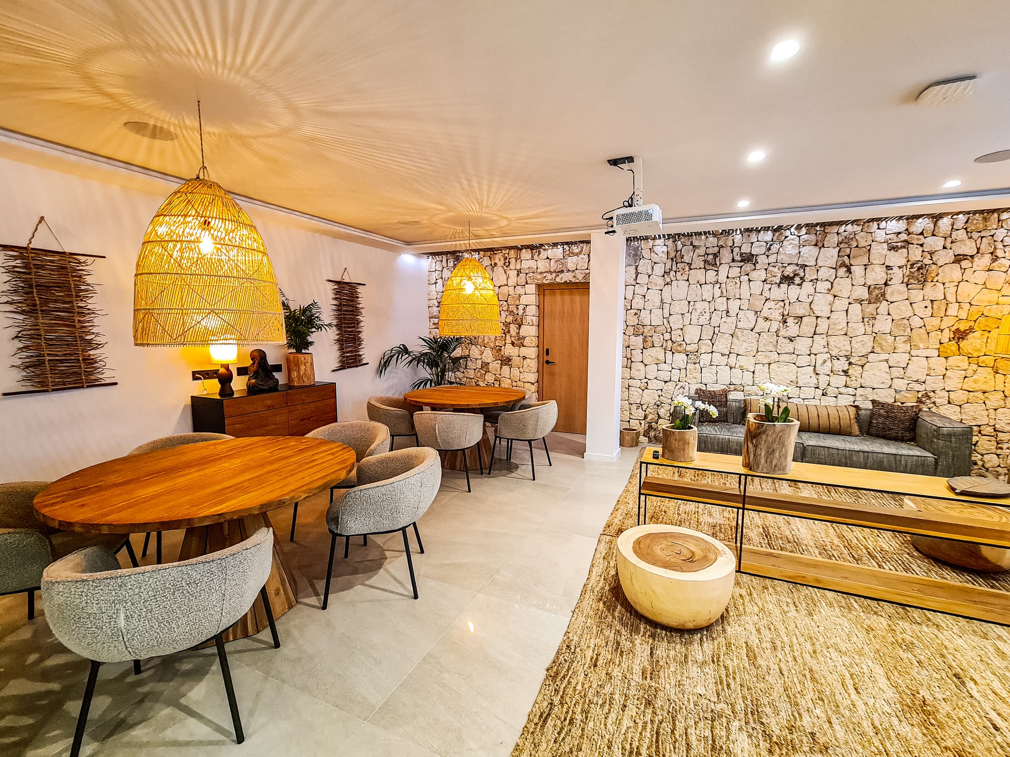 S´Estancia Suites, Conferences